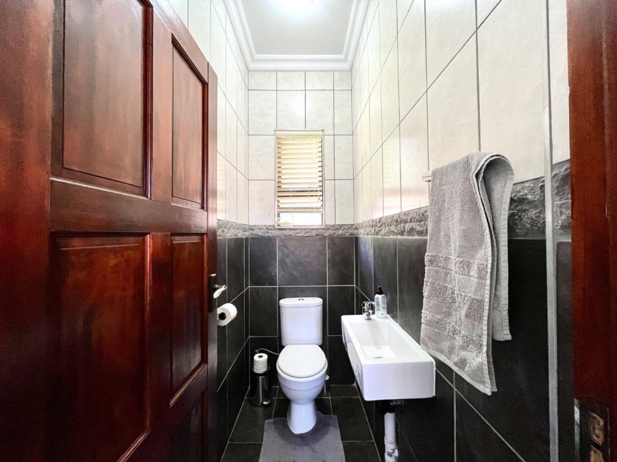 4 Bedroom Property for Sale in Woodland Hills Free State